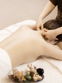 Massage cổ vai gáy