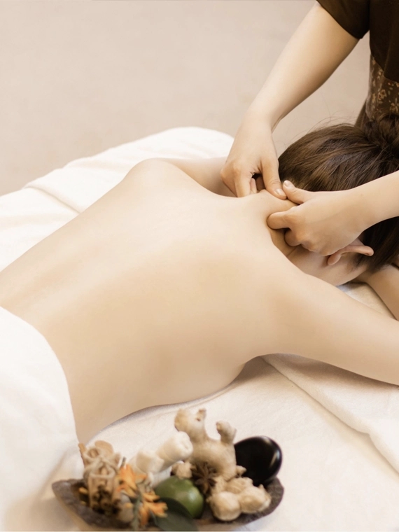 Massage cổ vai gáy